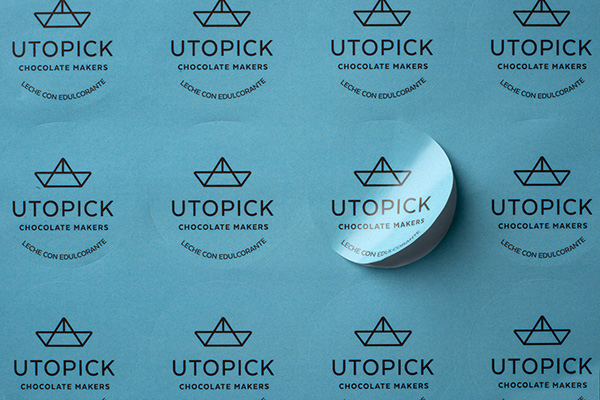 Etiquetas Adhesivas Profesionales 5x5cm: Eleva tu Marca, Simplifica tu Empaque.