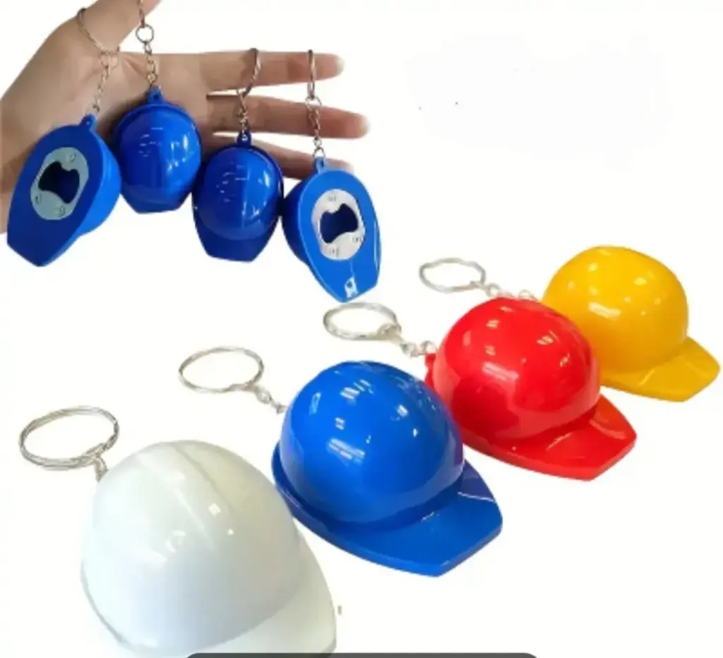 ​🔑 Llavero Casco 3-en-1: Visibilidad, Seguridad y Funcionalidad para su Marca. Pak C/100). (Amarillo)